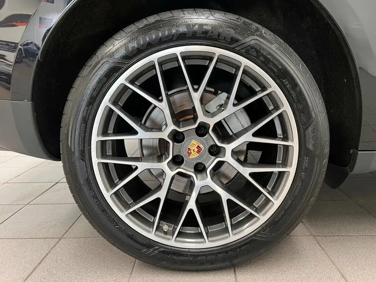 2018-porsche-macan-30-s-big-14