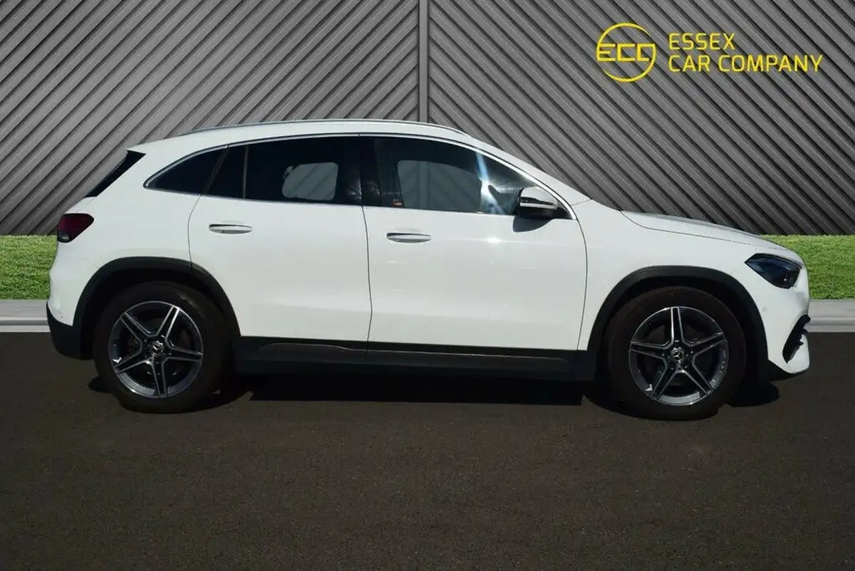 2021-mercedes-benz-gla-class-big-7