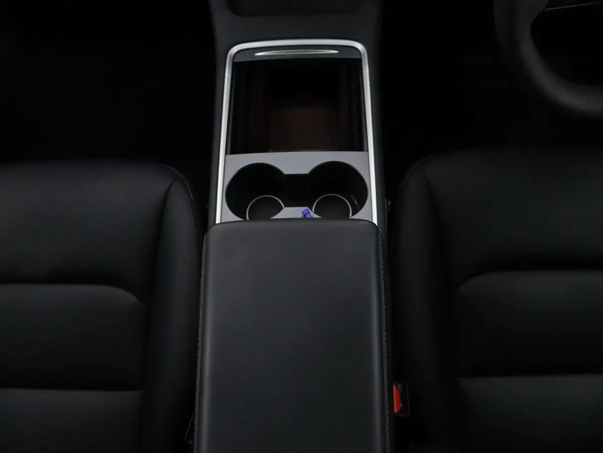 2022-tesla-model-3-e-long-range-big-16