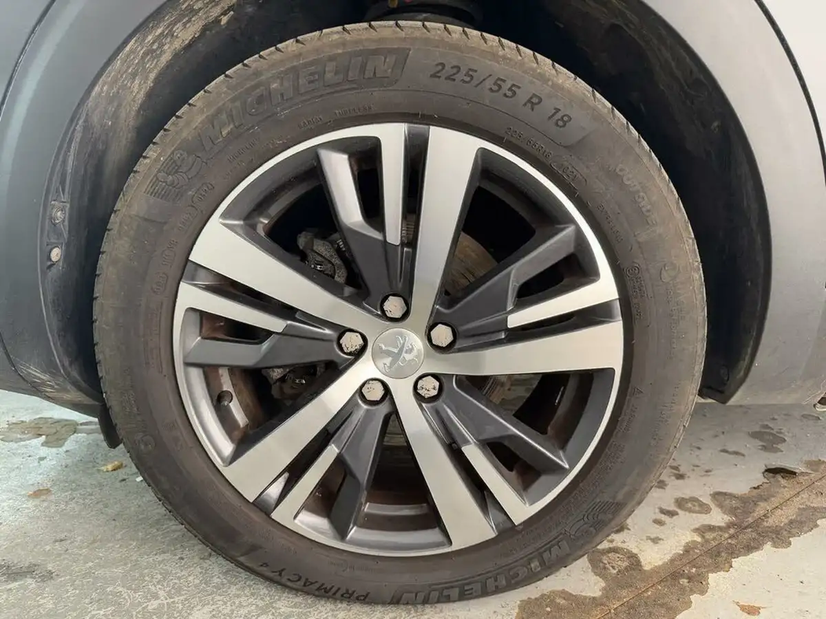 2021-peugeot-5008-suv-12-puretech-allure-big-32