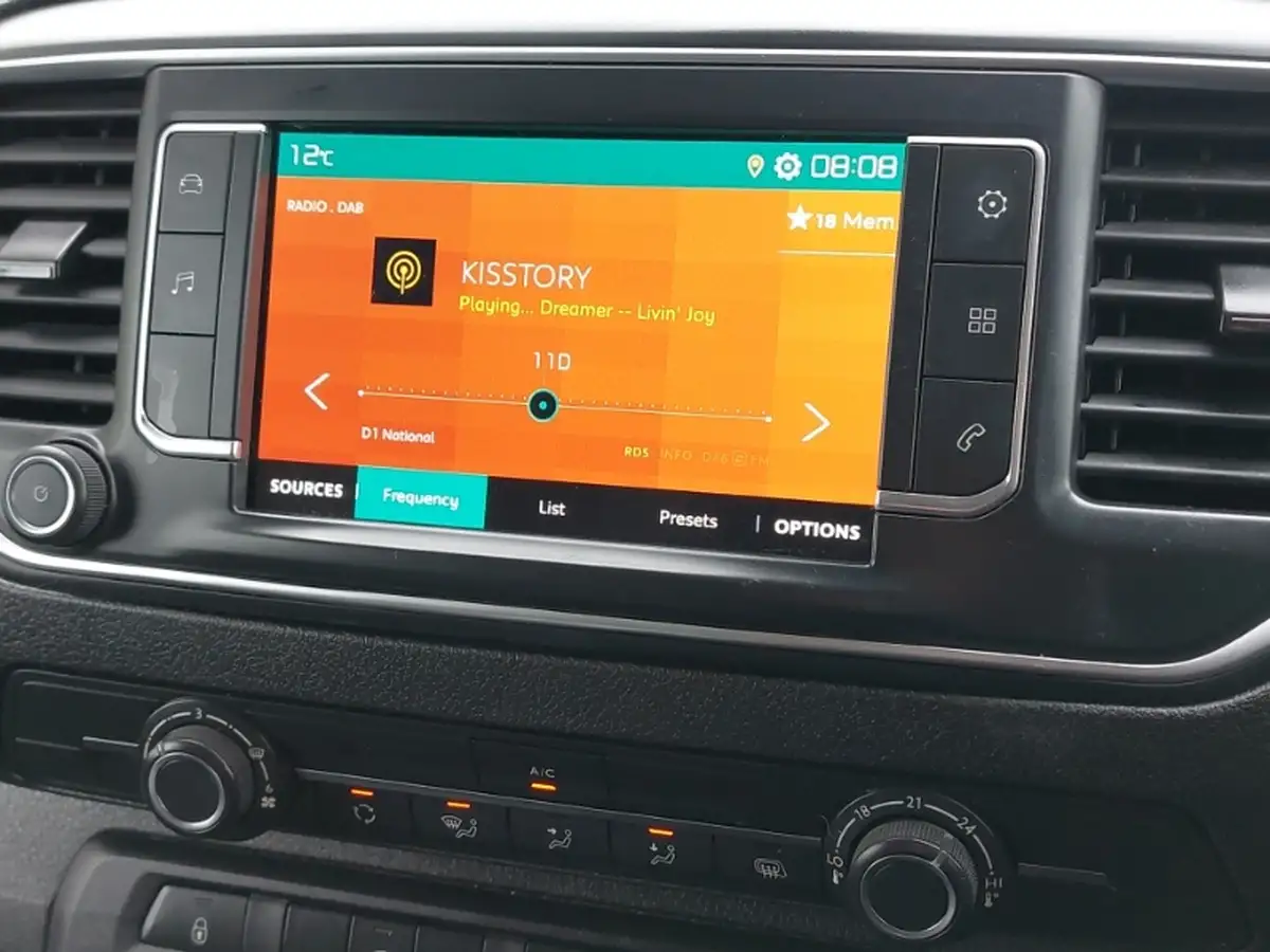 2018-honda-civic-16-i-dtec-sr-hatchback-5d-big-10