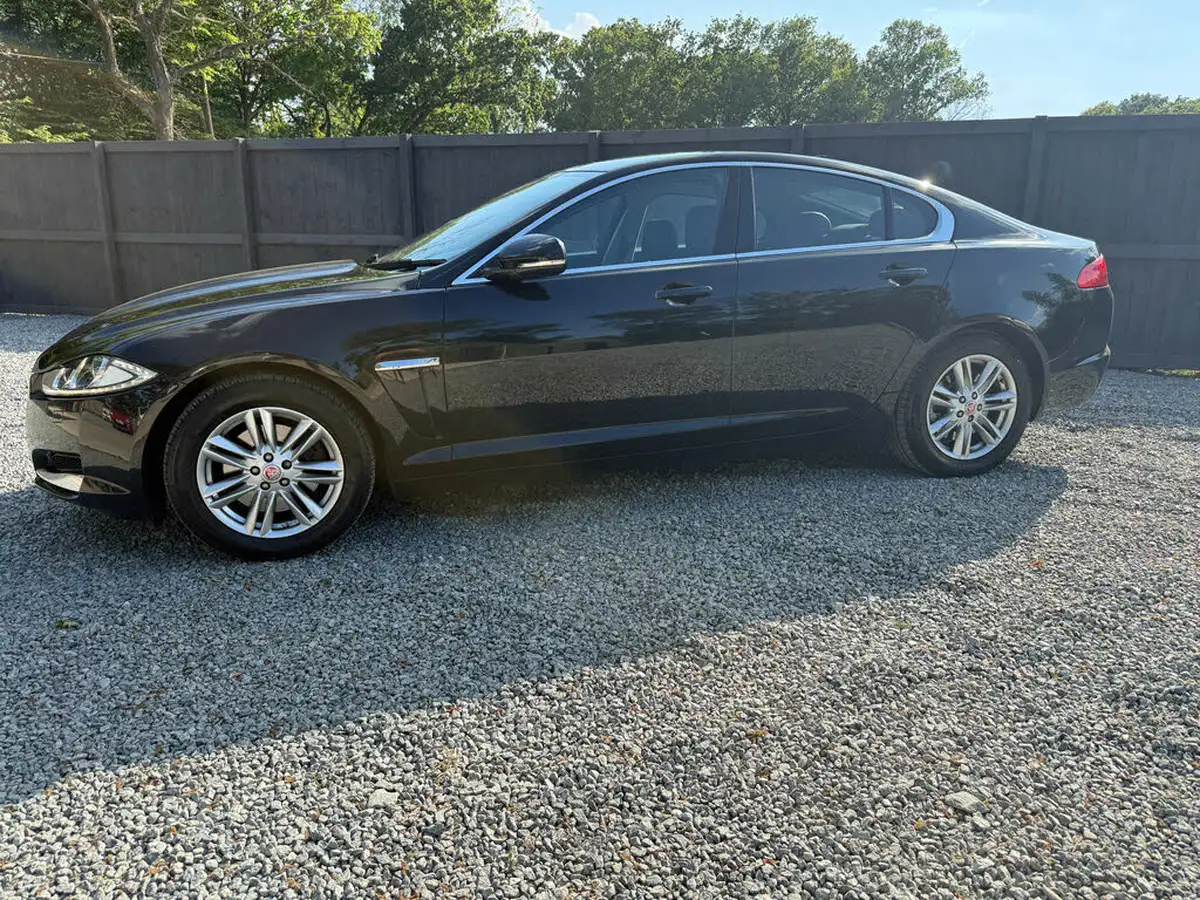 2015-jaguar-xf-22td-luxury-163ps-saloon-4d-big-18