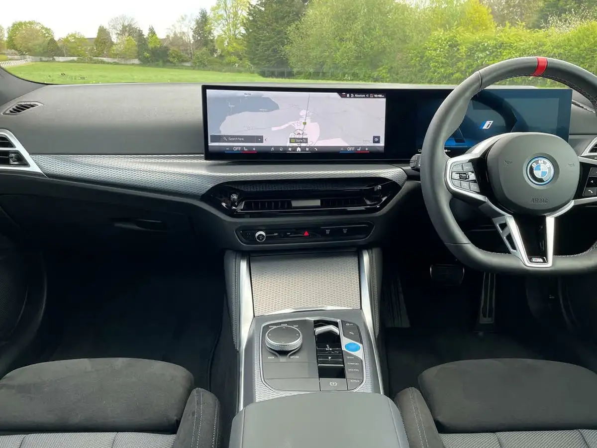 2024-bmw-i4-e-m50-big-46