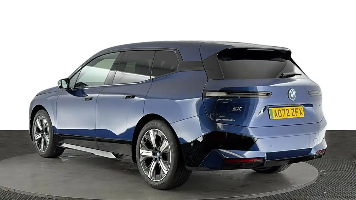 2022-bmw-ix-e-xdrive-40-m-sport-edition-big-5