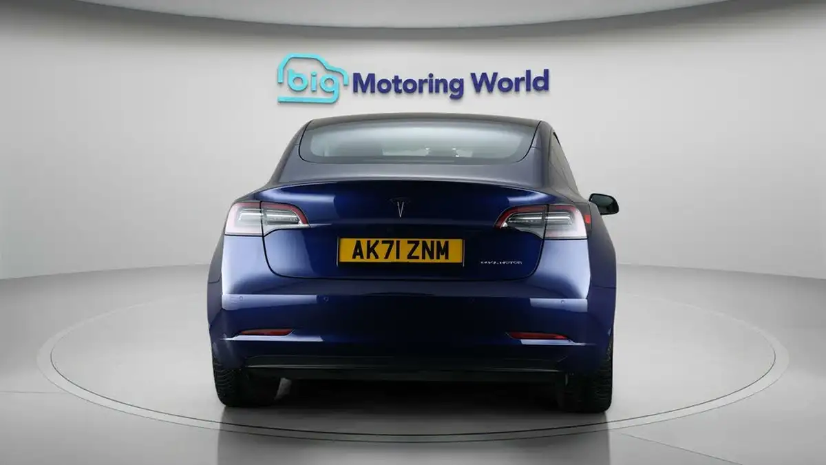 2021-tesla-model-3-e-long-range-awd-big-6