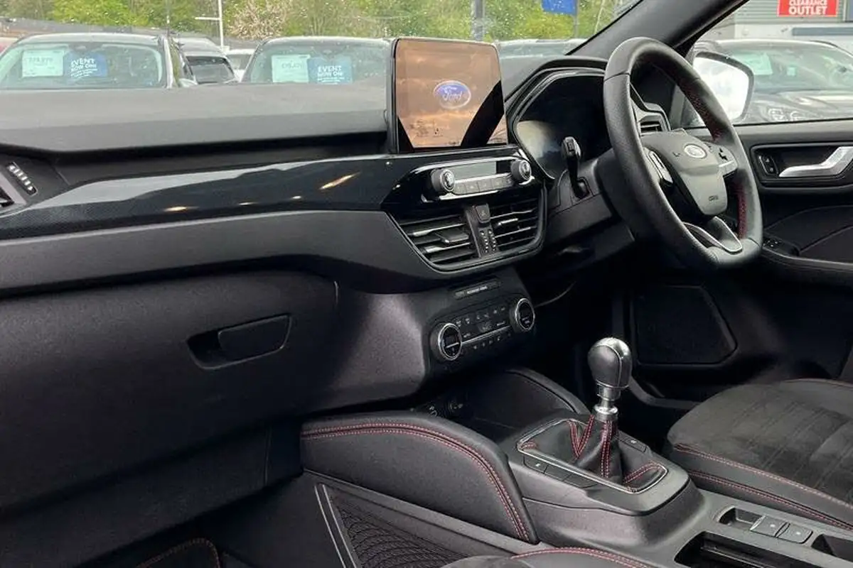 2023-ford-kuga-big-17
