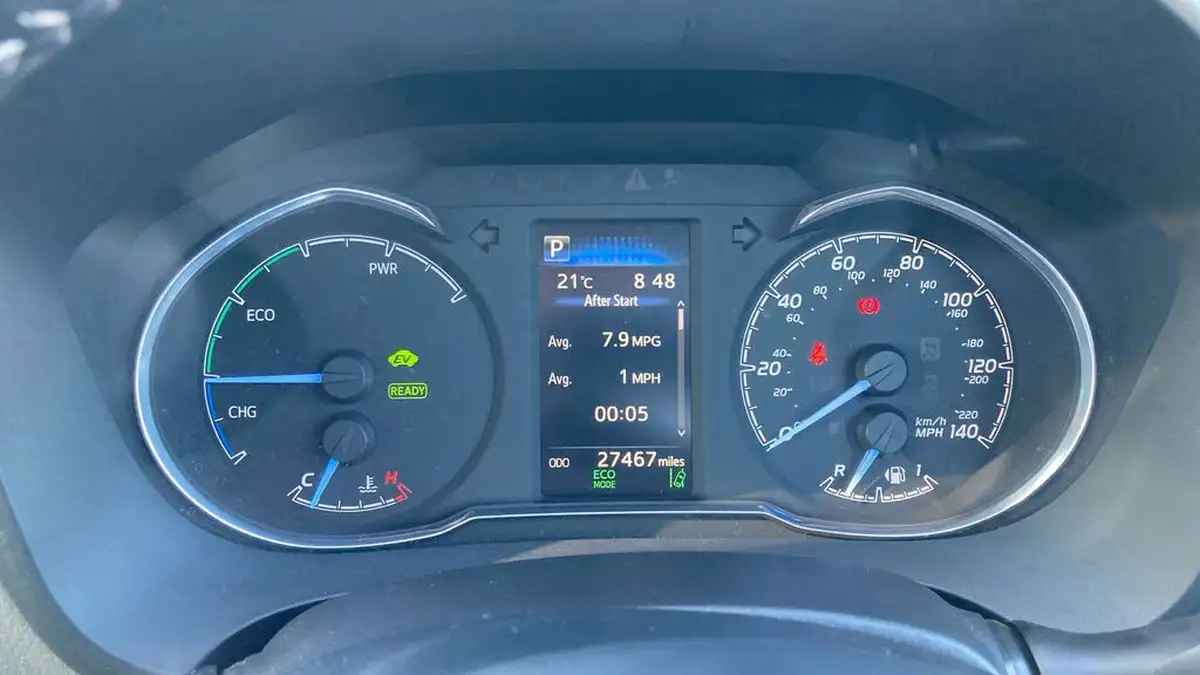 2020-toyota-yaris-15-vvt-i-icon-98bhp-hybrid-1497cc-e-cvt-big-8