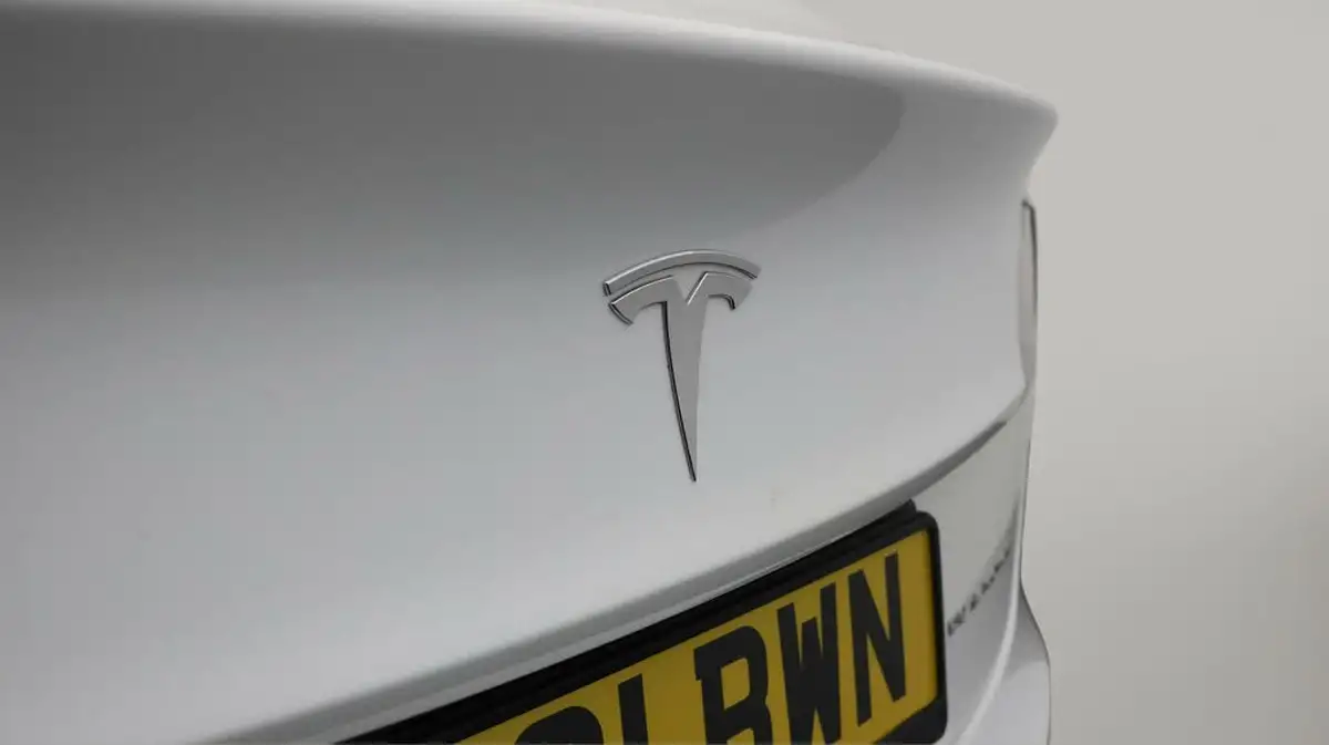 2021-tesla-model-3-e-long-range-4x4-big-19