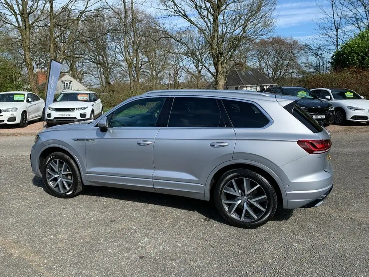 2019-volkswagen-touareg-30tdi-r-line-tech-286ps-big-1