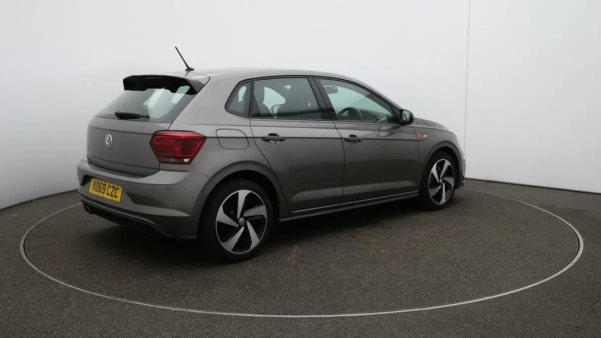 2019-volkswagen-polo-20-tsi-gti-big-52