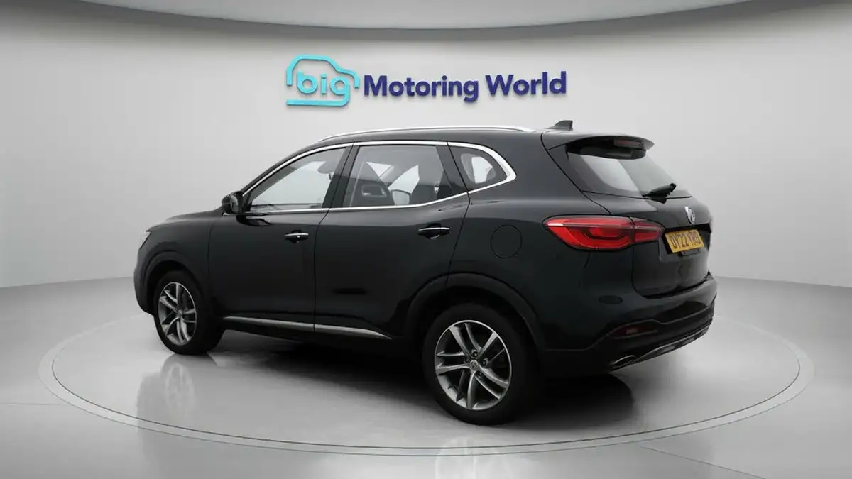 2022-mg-hs-15t-gdi-exclusive-162ps-big-5