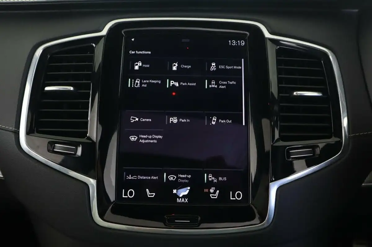 2019-volvo-xc90-20-t8-r-design-pro-390bhp-big-45