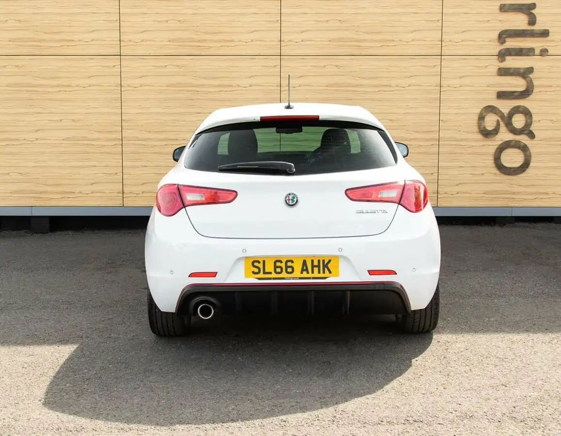 2016-alfa-romeo-giulietta-14-tb-multiair-speciale-big-6