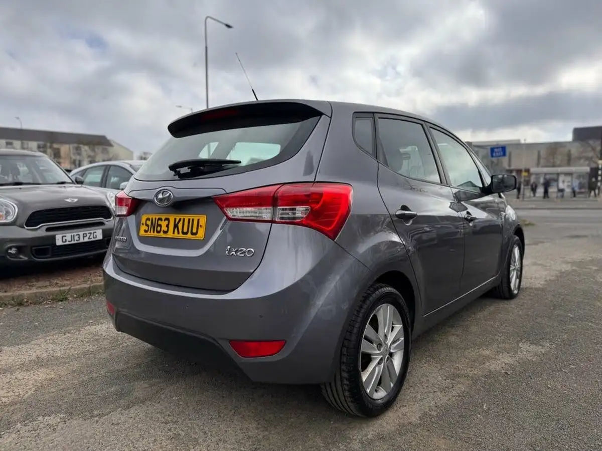 2013-hyundai-ix20-16-active-123bhp-big-6