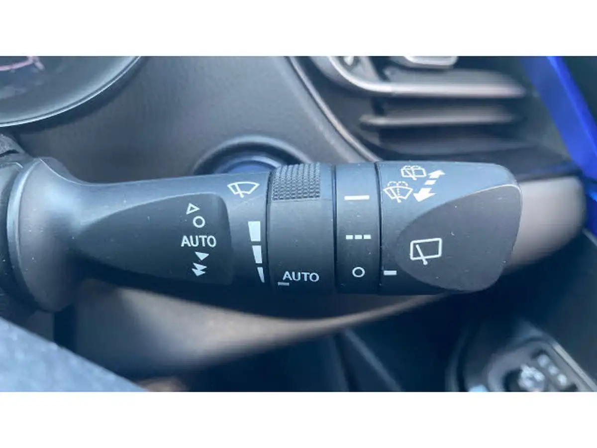 2017-toyota-c-hr-18-vvt-i-dynamic-big-23