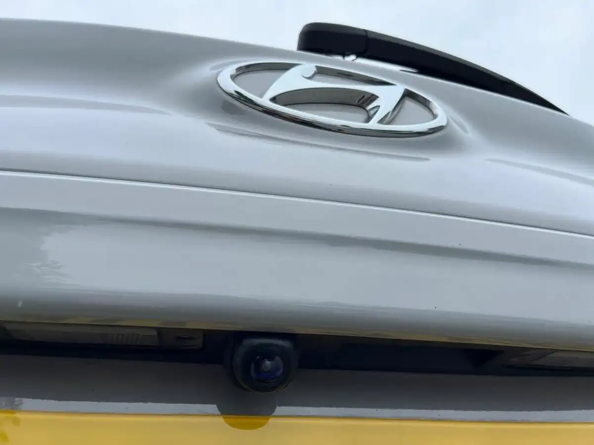 2022-hyundai-kona-e-premium-204ps-64kwh-7kw-obc-big-25