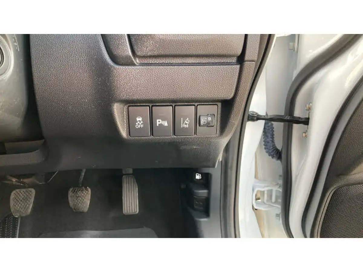 2015-honda-jazz-13-i-vtec-se-big-31