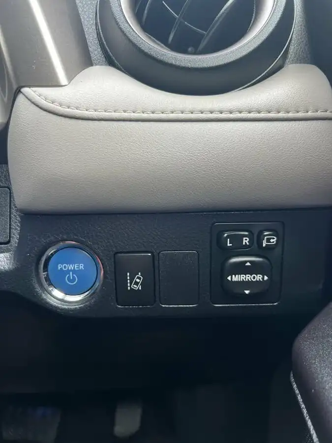 2016-toyota-rav4-25-vvt-i-excel-tss-navi-cvt-big-40