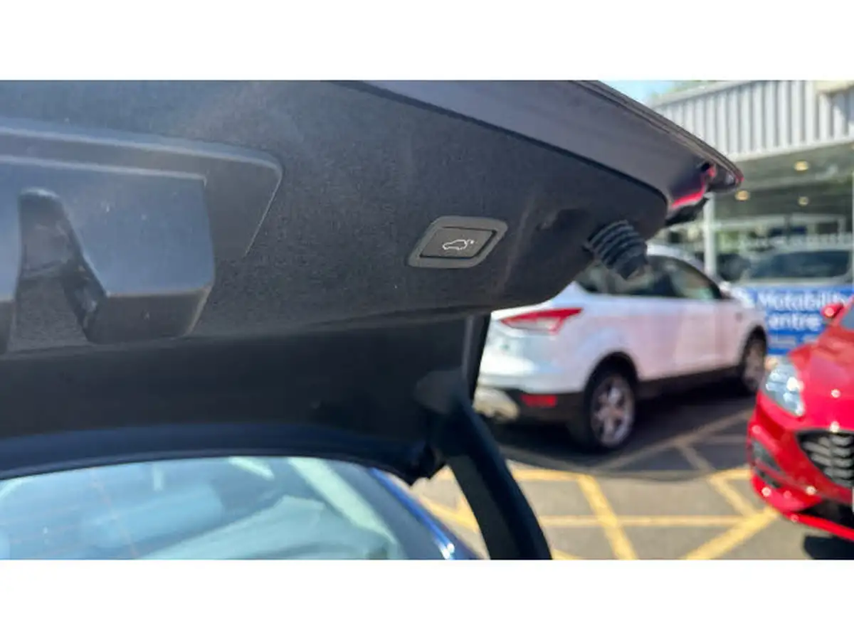 2015-jaguar-xe-20-portfolio-big-20