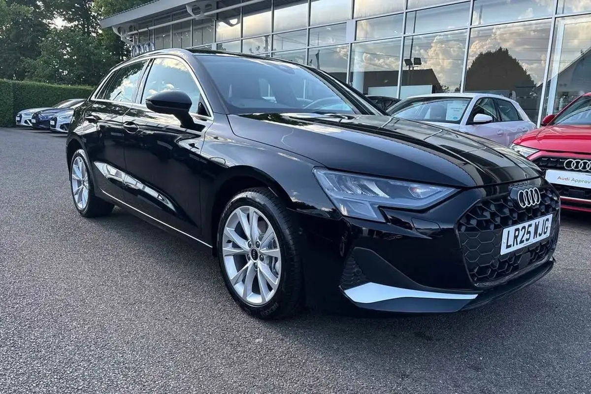 2025-audi-a3-15-40-tfsi-e-sport-big-26