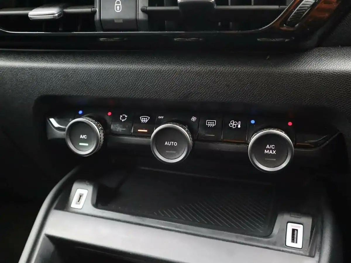 2021-citroen-c4-15bluehdi-shine-110ps-big-34