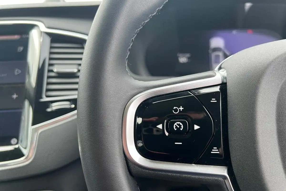 2024-volvo-xc90-20-t8-ultimate-dark-big-10