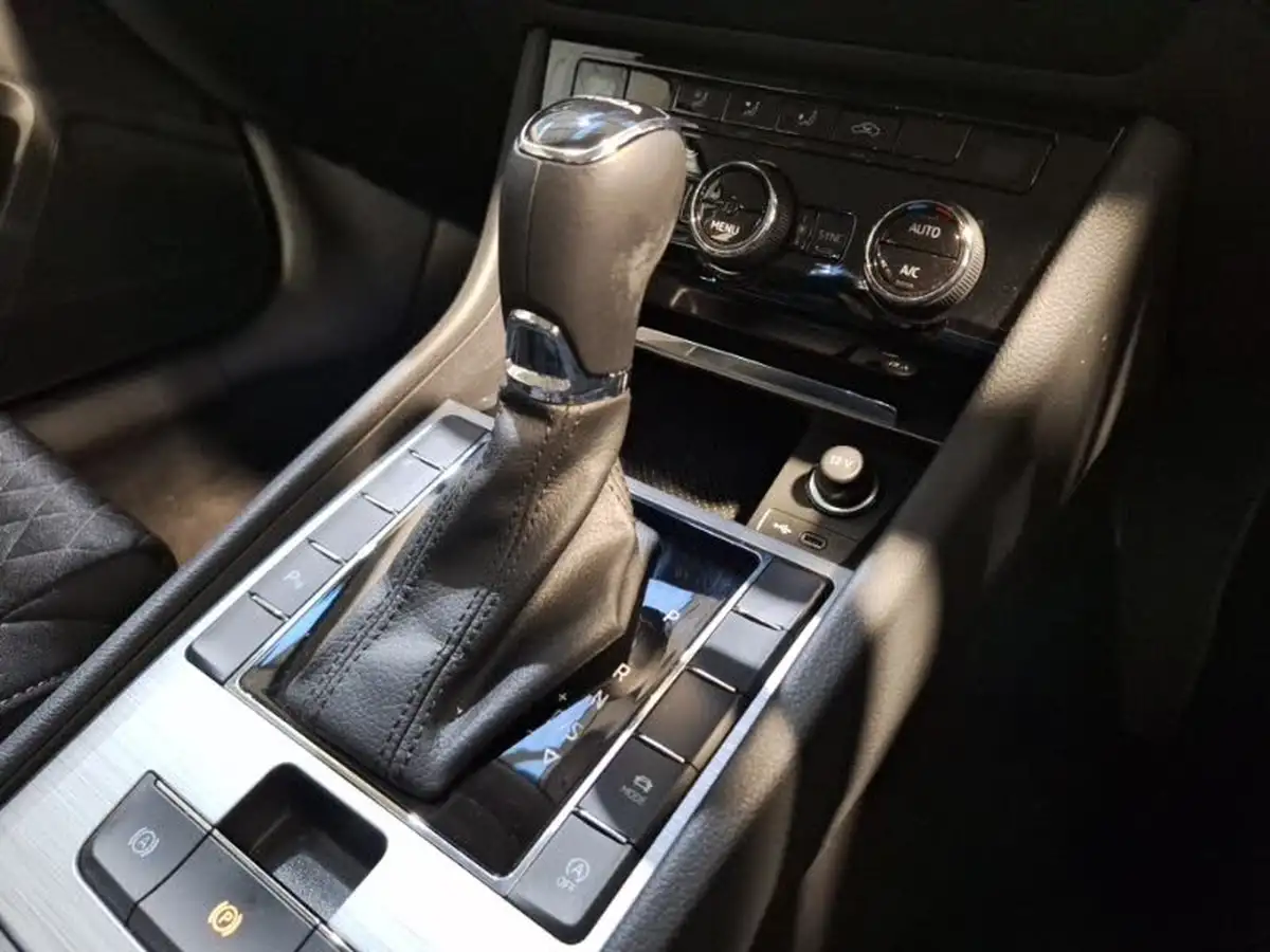 2023-skoda-superb-15-tsi-se-estate-dsg-big-10