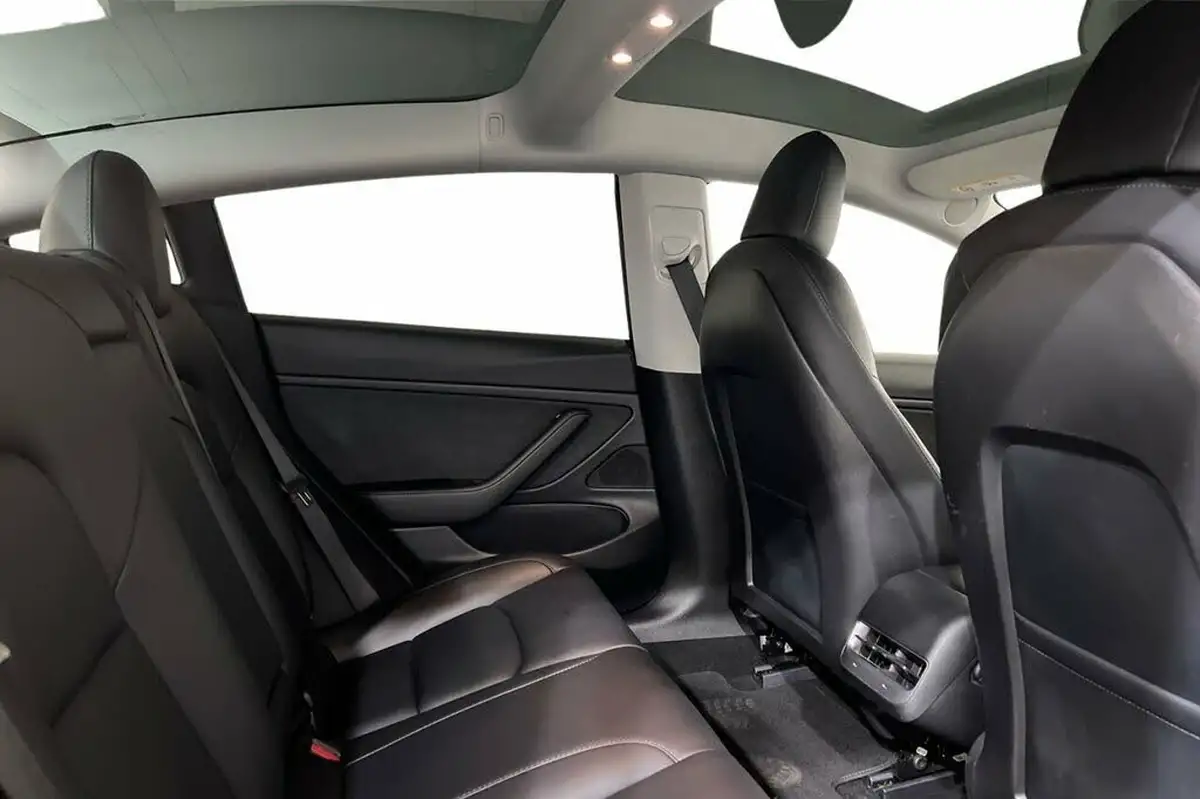 2020-tesla-model-3-e-long-range-big-9