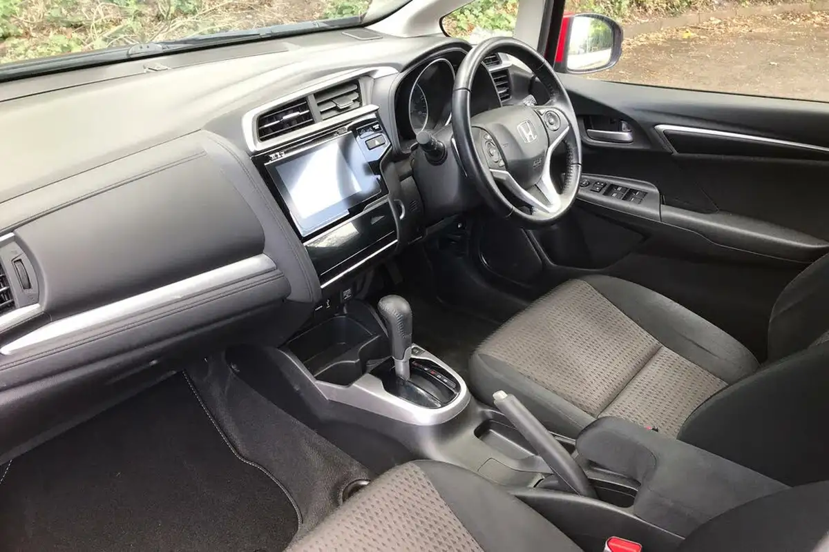 2019-honda-jazz-13-i-vtec-ex-navi-cvt-big-1