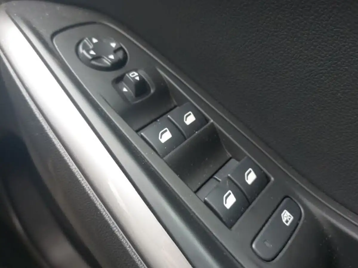 2022-vauxhall-grandland-12-gs-line-big-16