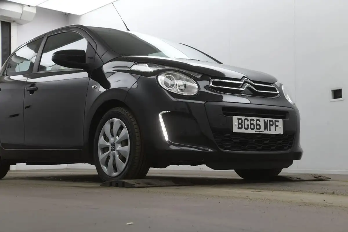2016-citroen-c1-12-puretech-feel-81ps-5d-big-6