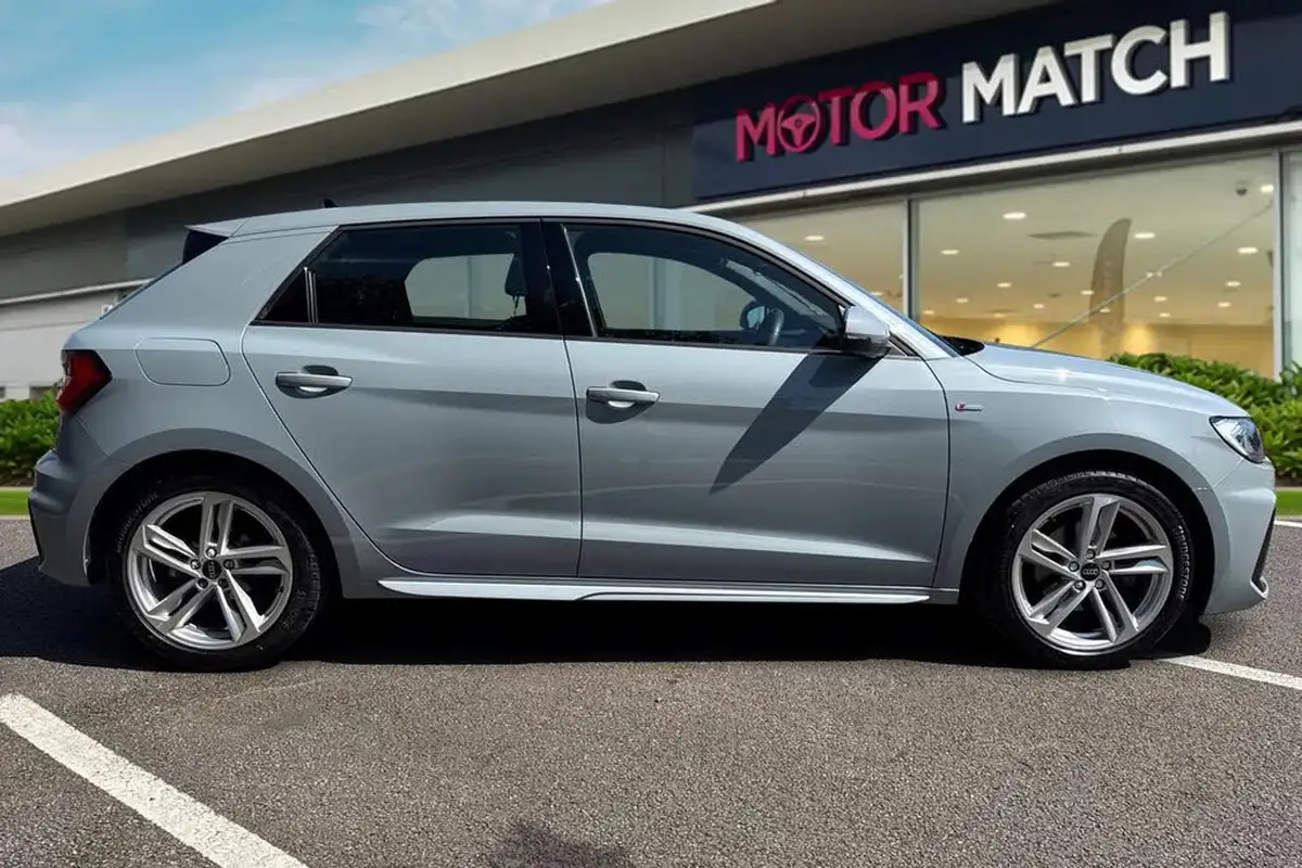 2023-audi-a1-10-30-tfsi-s-line-big-2