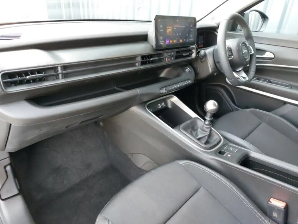 2024-jeep-avenger-12-gse-altitude-big-4