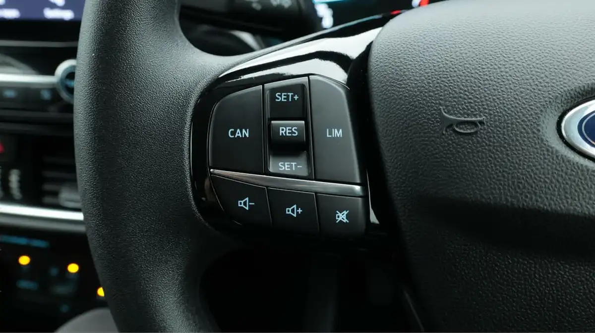 2020-ford-fiesta-10t-trend-95ps-5d-big-23