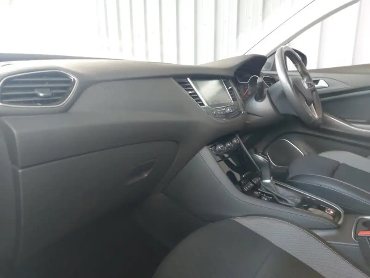 2021-vauxhall-grandland-x-12-griffin-auto-big-4