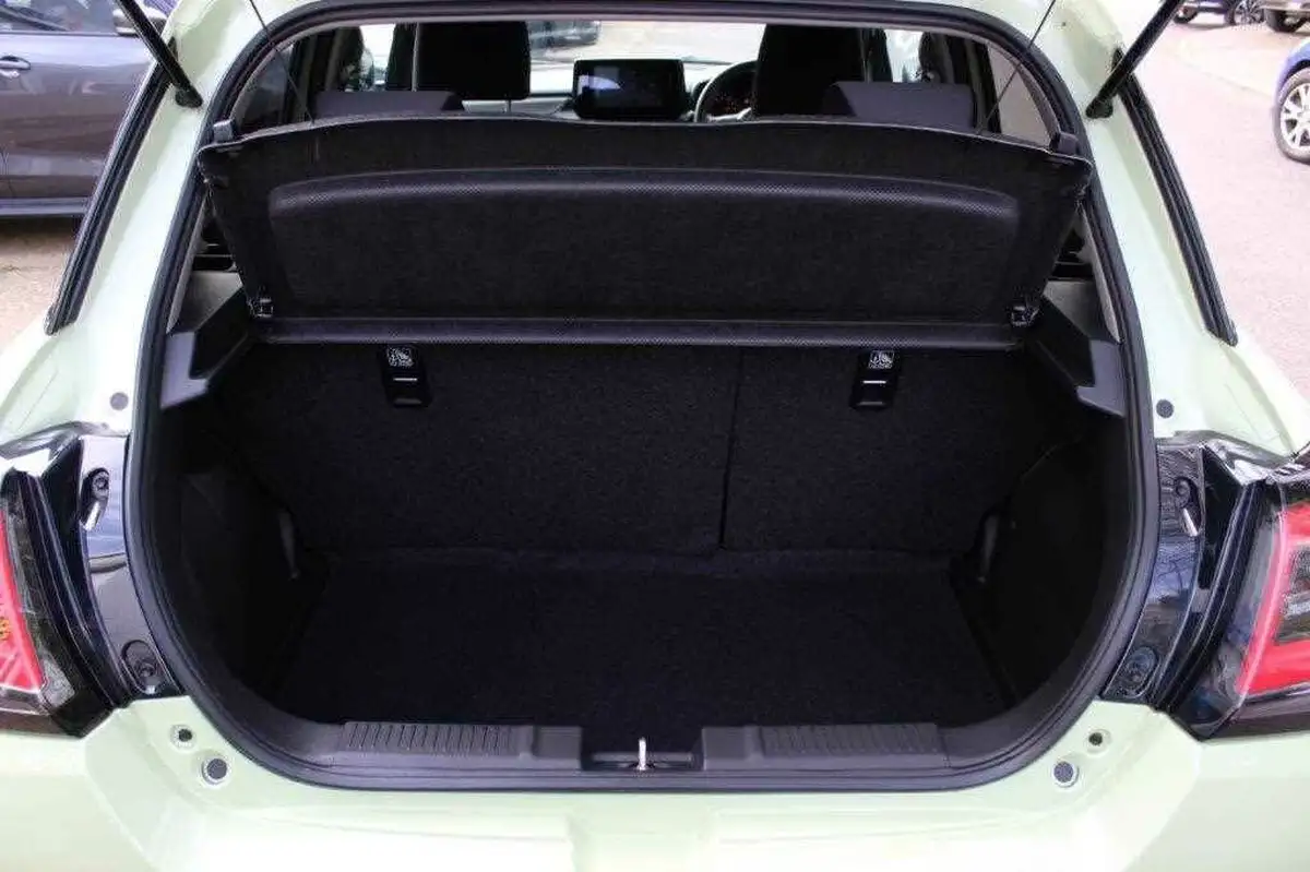 2024-suzuki-swift-12-ultra-cvt-big-39