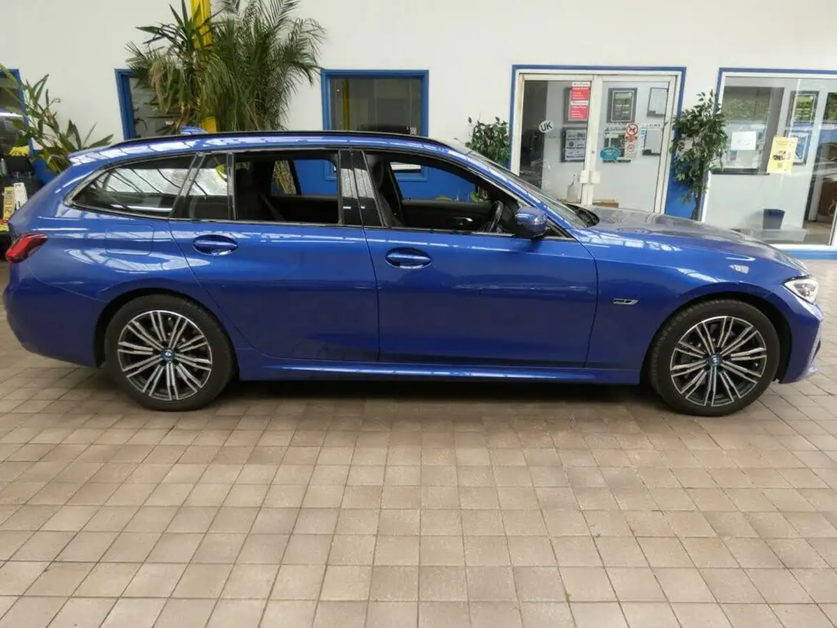 2021-bmw-3-series-20-330e-m-sport-touring-5d-big-23