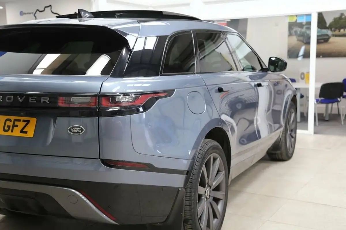 2019-land-rover-range-rover-velar-20-d240-r-dynamic-hse-big-9