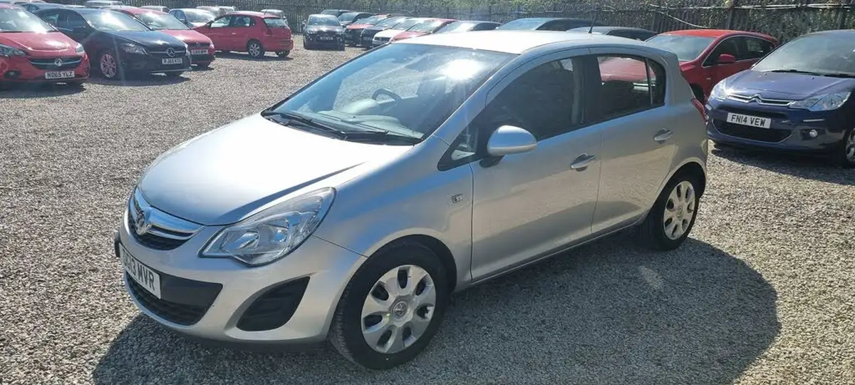 2013-vauxhall-corsa-12-exclusiv-5d-big-2