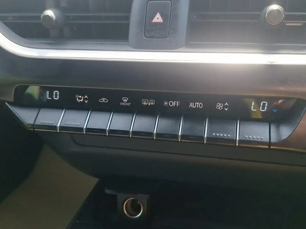 2022-lexus-ux-300e-e-ux-201bhp-big-14