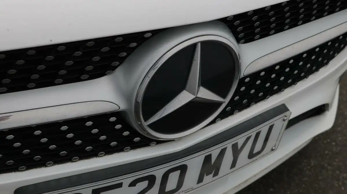 2020-mercedes-benz-a-class-13-a200-amg-line-hatchback-5d-7g-dct-big-22