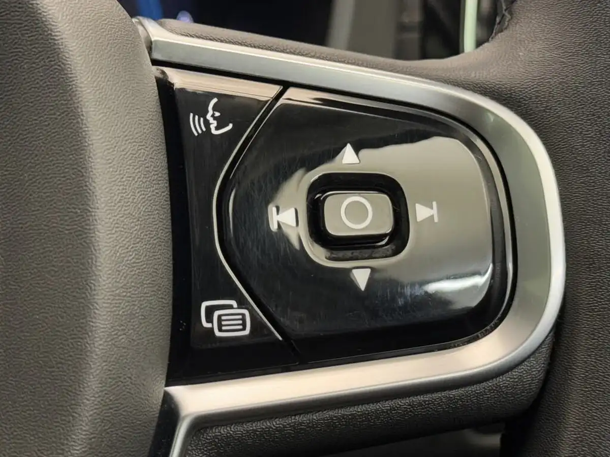 2022-volvo-xc60-20-t8-ultimate-dark-big-25