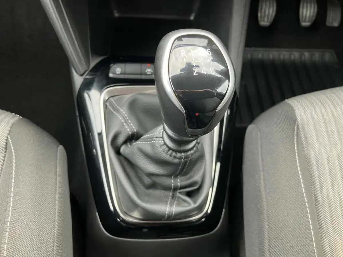 2021-vauxhall-corsa-12-turbo-se-premium-big-39