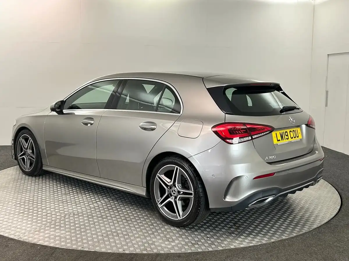2019-mercedes-benz-a-class-13-a180-amg-line-executive-hatchback-5d-big-8