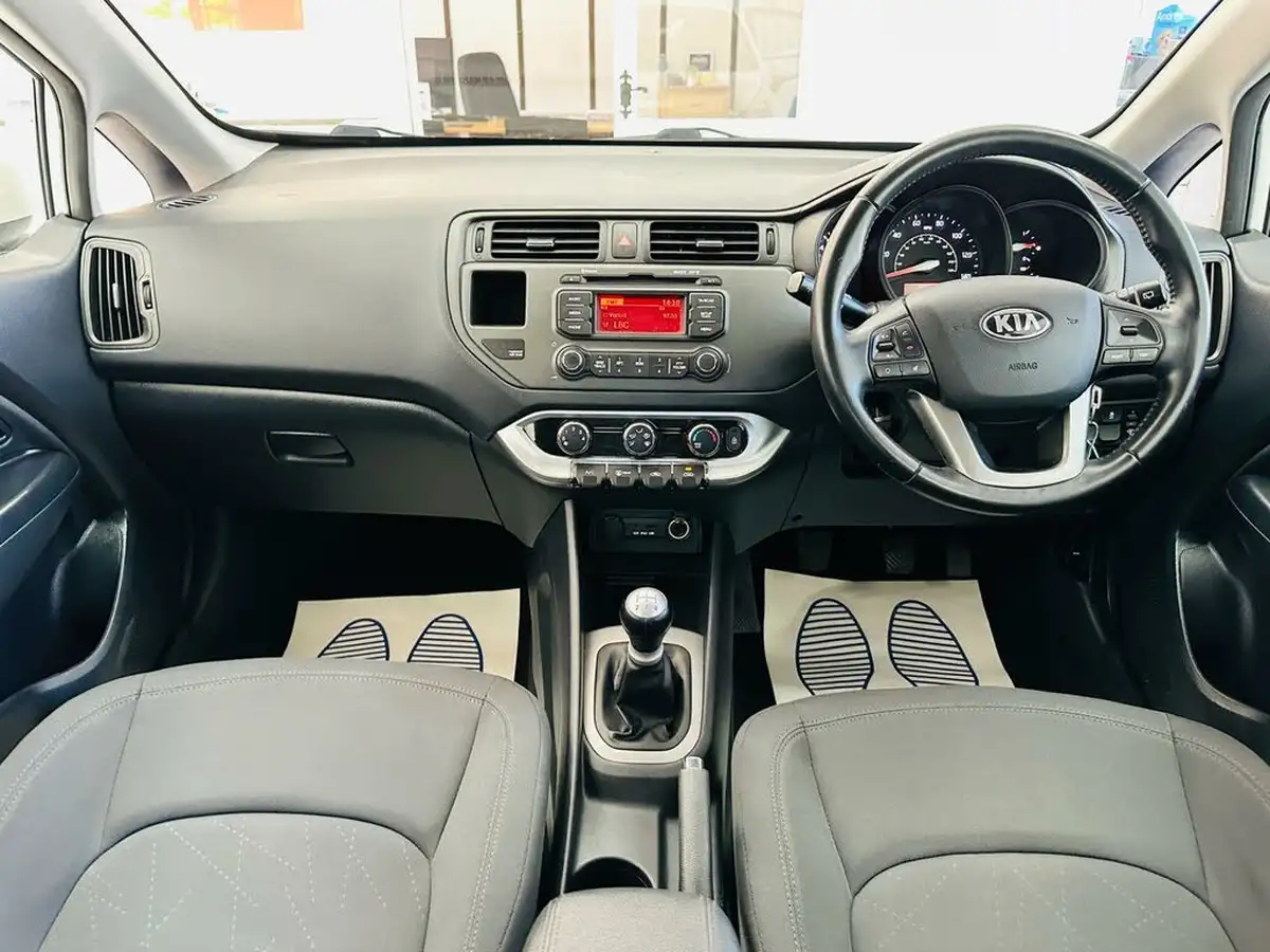 2014-kia-rio-125-vr7-5d-big-15
