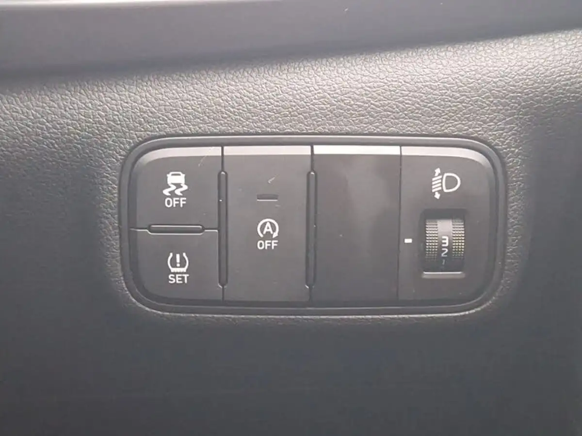 2024-hyundai-i20-10-t-gdi-advance-big-17