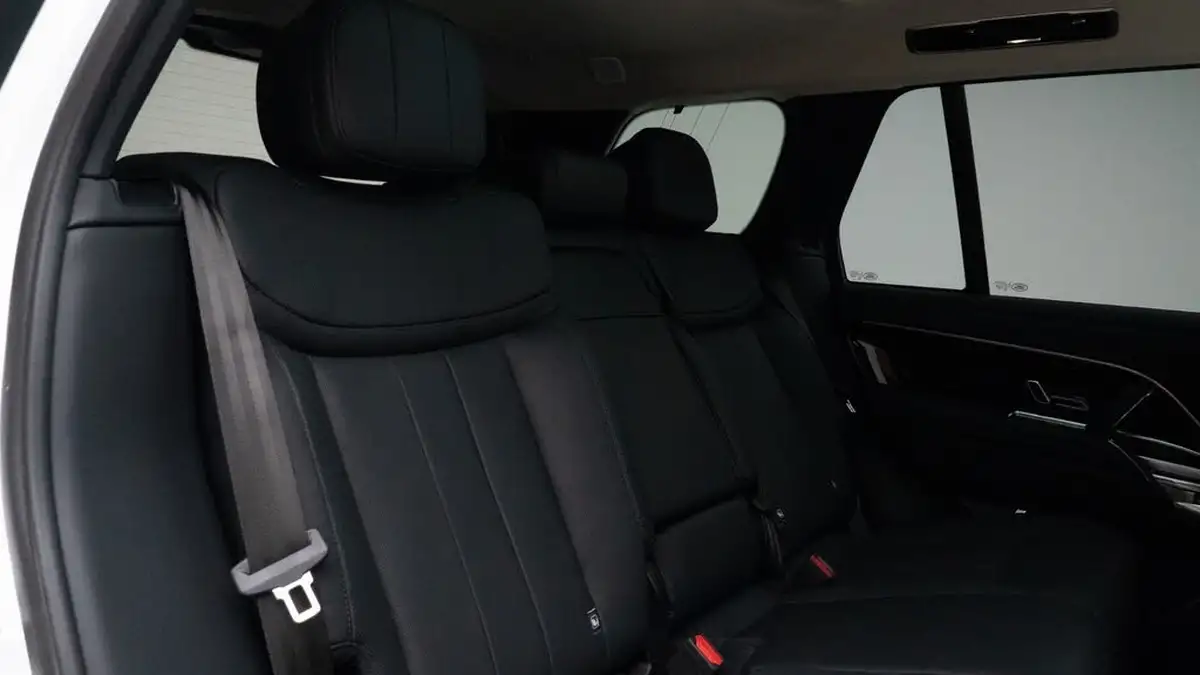 2023-land-rover-range-rover-30-d350-se-big-11
