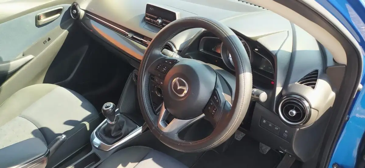 2015-mazda-mazda2-15-se-l-75ps-big-57