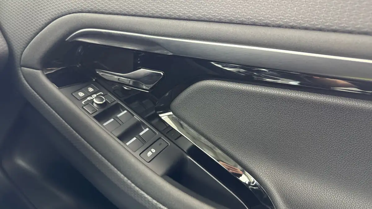 2021-land-rover-range-rover-evoque-20-d165-s-big-18