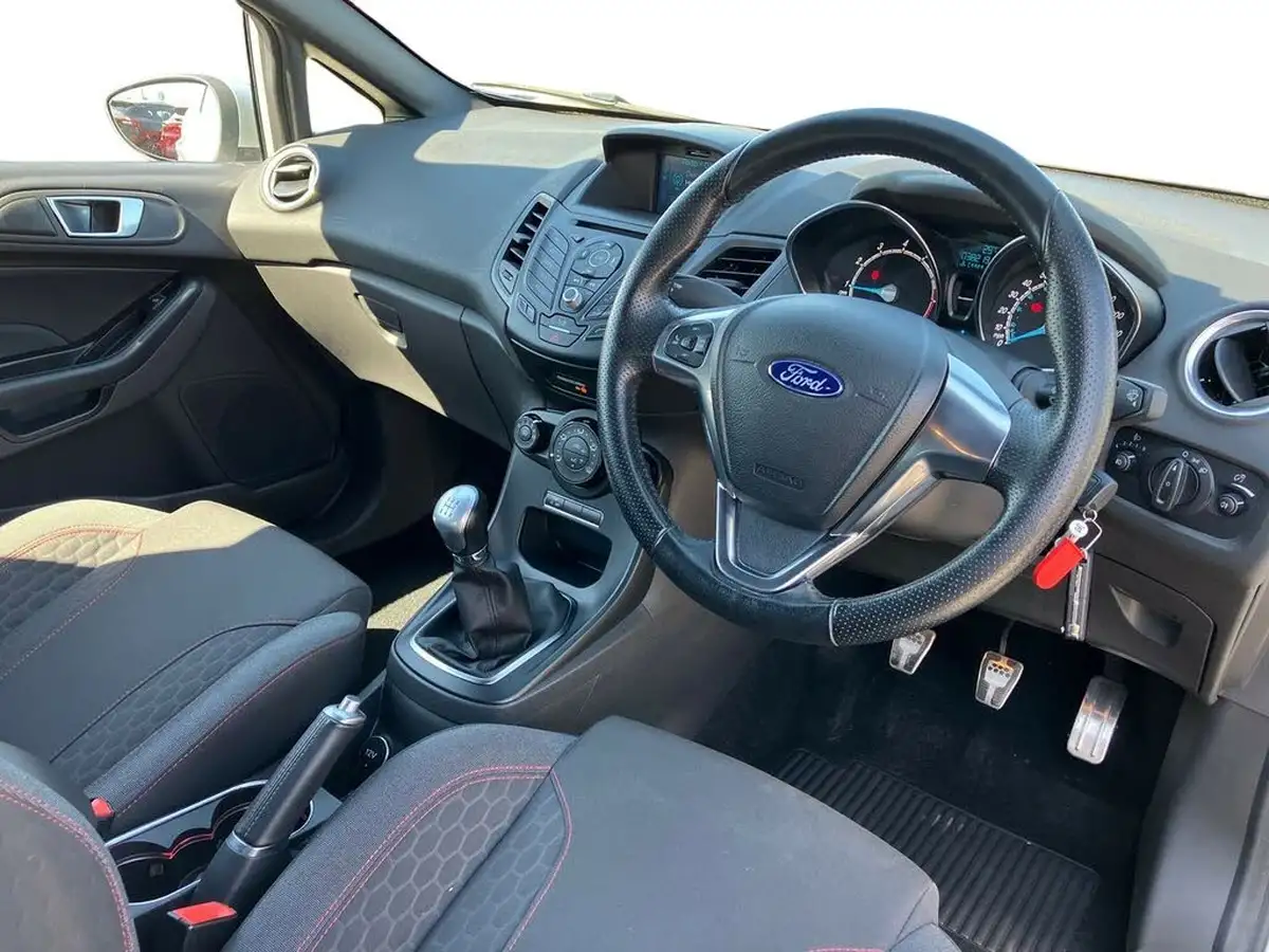 2017-ford-fiesta-10t-st-line-100ps-3d-big-8